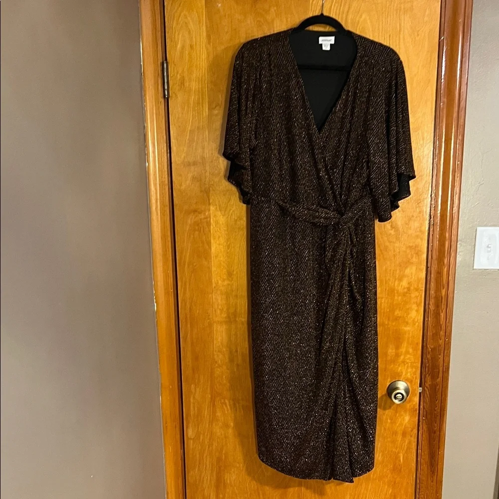 Avenue Women's Black and Gold Blazer - Picture 3 of 3